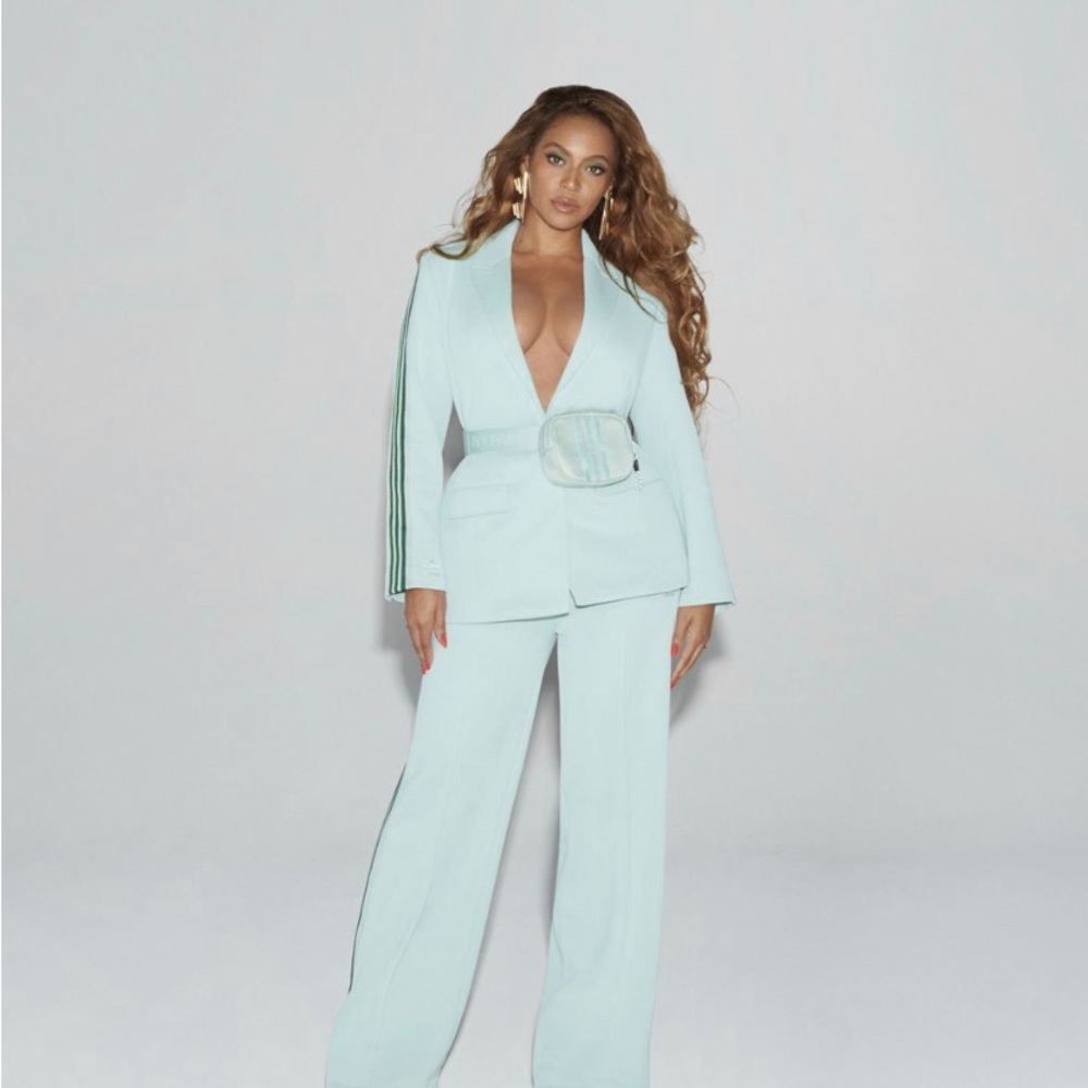 Ivy Park (Beyoncé’s label) Adidas M blue/green Blazer